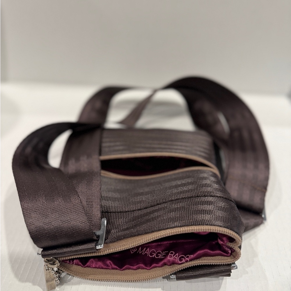 Maggie Bags Brown Crossbody Bag Made of Seatbelt - Picture 5 of 16